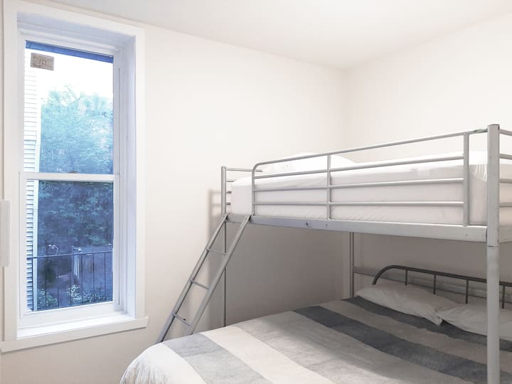 Privatna spavaća soba 5 - 1 bračni krevet (1,6x2) + 1 bračni krevet (