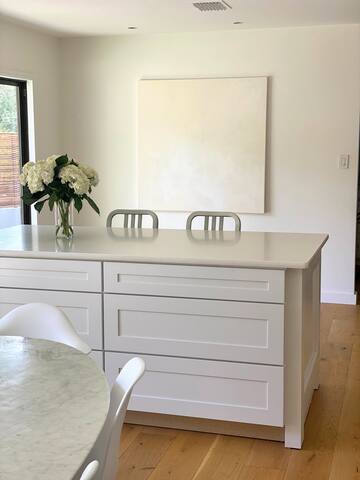 Fun Family ATX Home, 10 min to DT, near parks gallery image 3