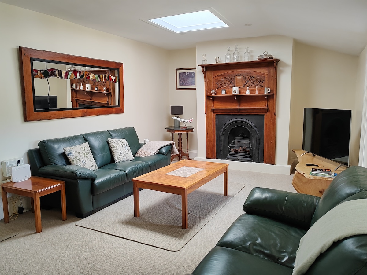 Top Airbnb: Melville Heritage Cottage, Hobart CBD in Hobart
