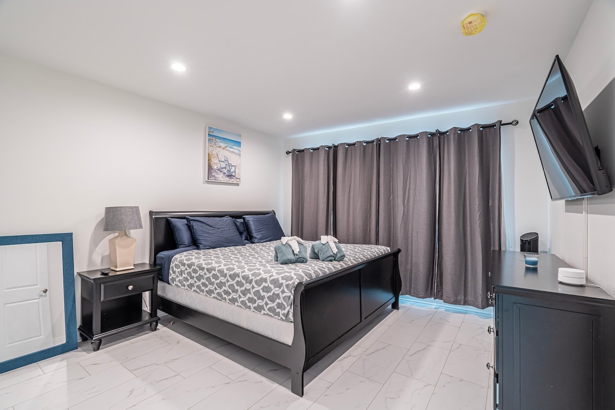 Cozy sanctuary or stylish haven? This bedroom is my happy place.