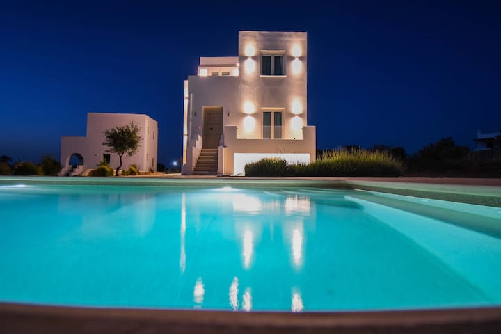 Divine Naxos Villa