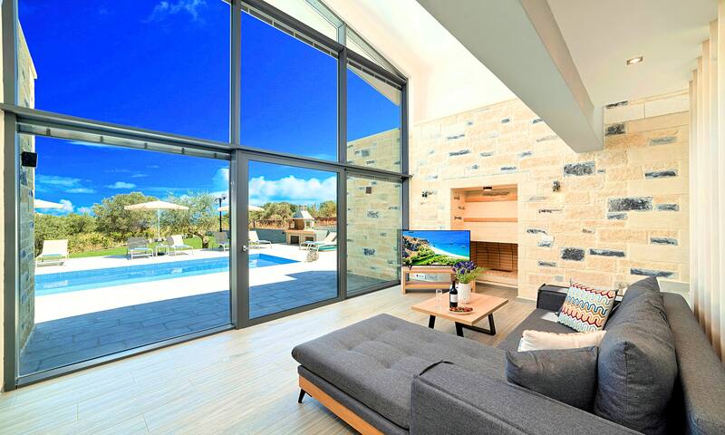 Moonlight Villa Heated Pool gallery image 4