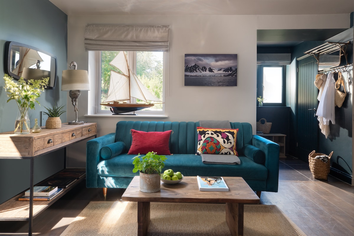 Top Airbnb: The Boathouse - Lee Bay, Devon in Ilfracombe