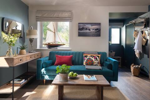 Top Airbnb: The Boathouse - Lee Bay, Devon in North Devon