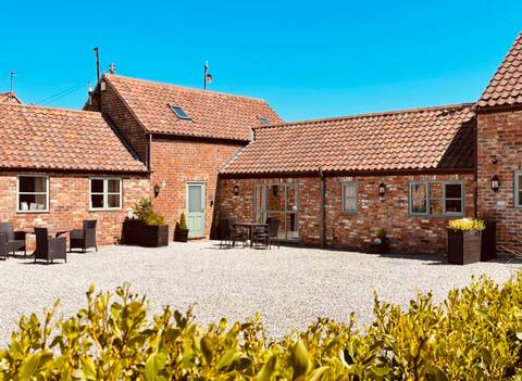 Coast Cottage. - short drive to stunning coastline