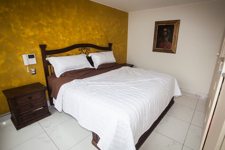 غرفة النوم الرئيسية