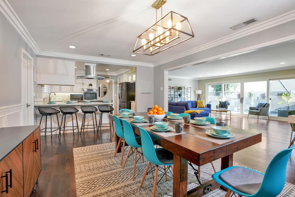 Orange Oasis 🍊- 10min to Disneyland 🎡Spacious Pool home — photo 1