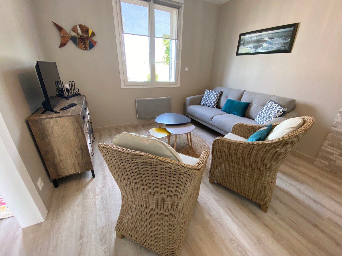 Top Airbnb: Vacation home with enclosed garden in Agon Coutainville