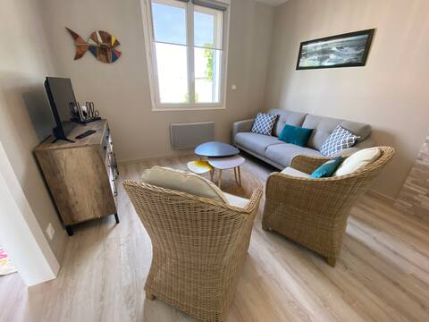 Top Airbnb: Vacation home with enclosed garden in Agon Coutainville
