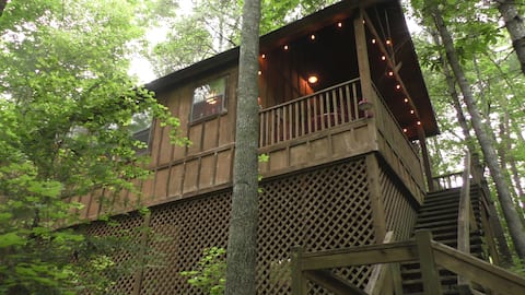 The Mountaineer Cabin at Starr Mountain Retreat