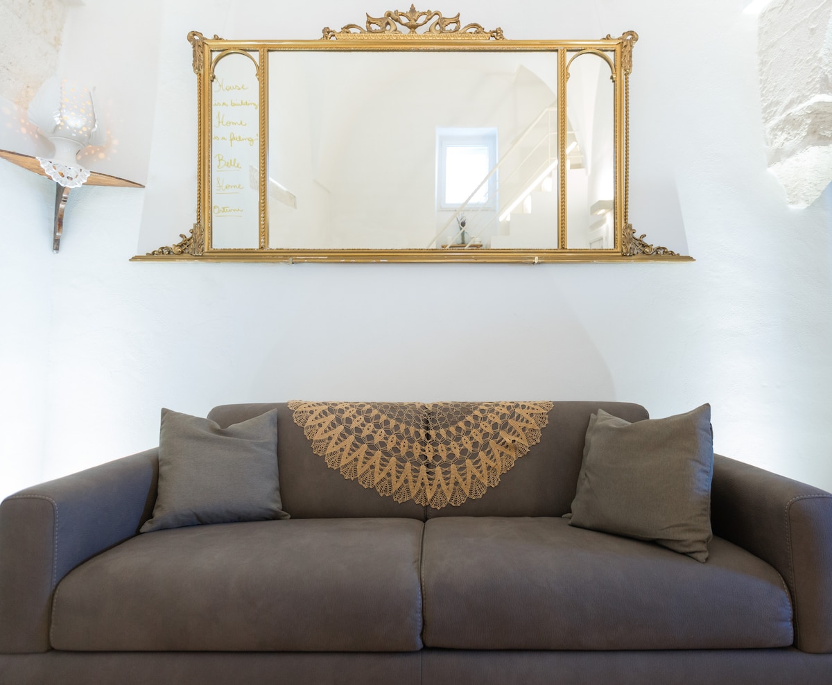 Successful Airbnb property: BELLE HOME sea view tub in the historic center. in Ostuni