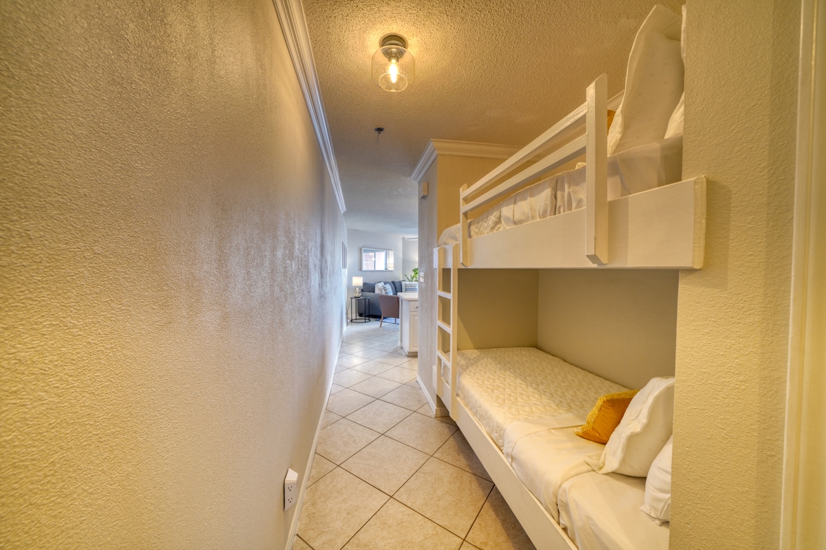 Twin bunkbed in the entry hallway.