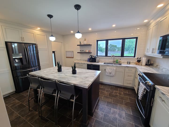 Modern newly renovated bungalow for your vacation Bungalows for Rent