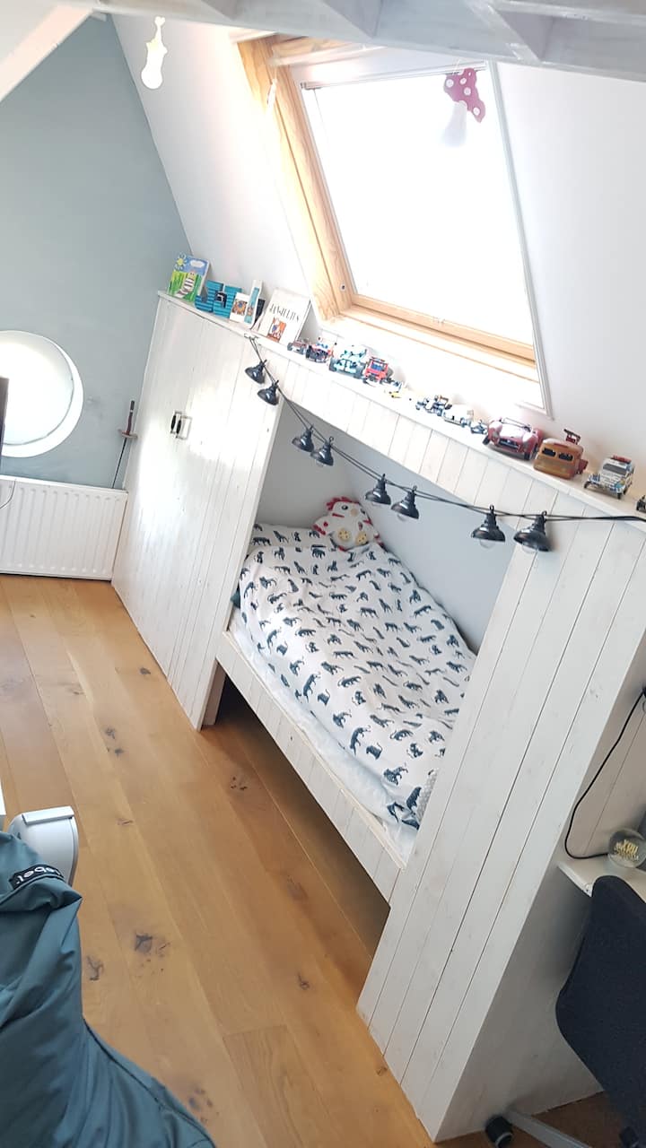 Chambre 4, 1,90 mètre, toutes les deux adaptées aux enfants ou aux adultes