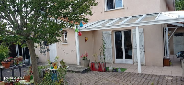 Maison Familiale Chaleureuse Avec Piscine - Gradignan
