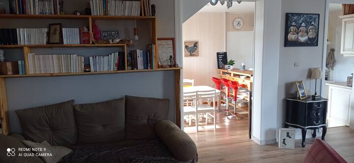 Maison Familiale Chaleureuse Avec Piscine - Léognan