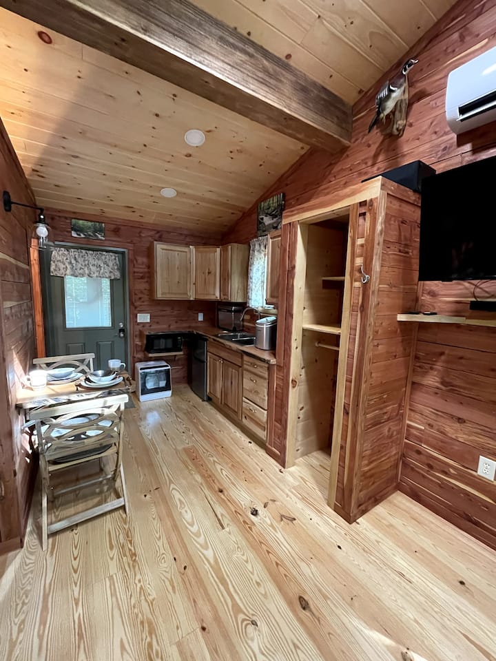 Walland Forests Treehouse Suite with Hot Tub(new) Treehouses for Rent in Walland, Tennessee