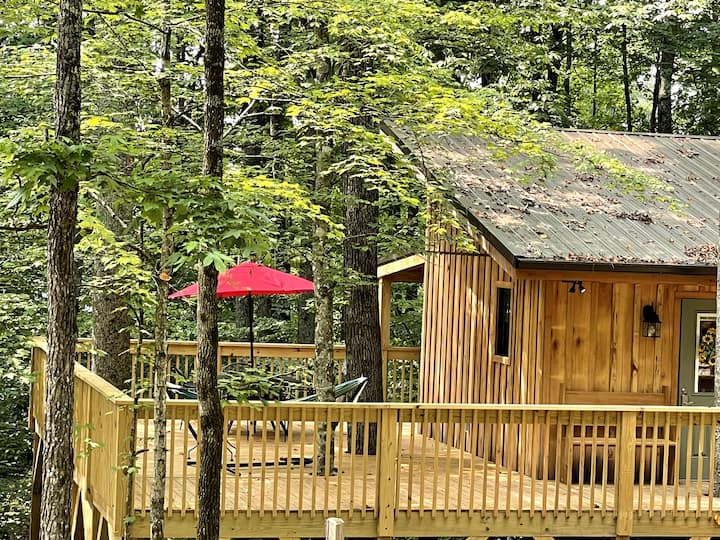 Walland Forests Treehouse Suite with Hot Tub(new) Treehouses for Rent