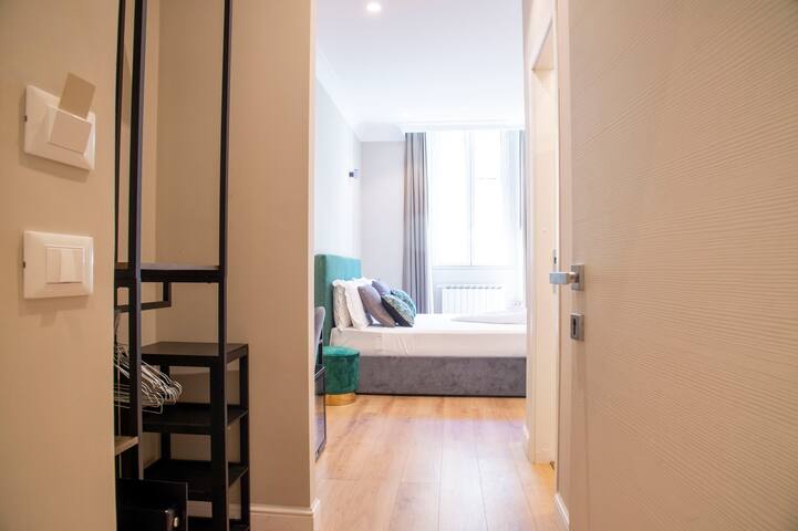 Intero appartamento x 12 persone-AD Suites Tritone gallery image 5