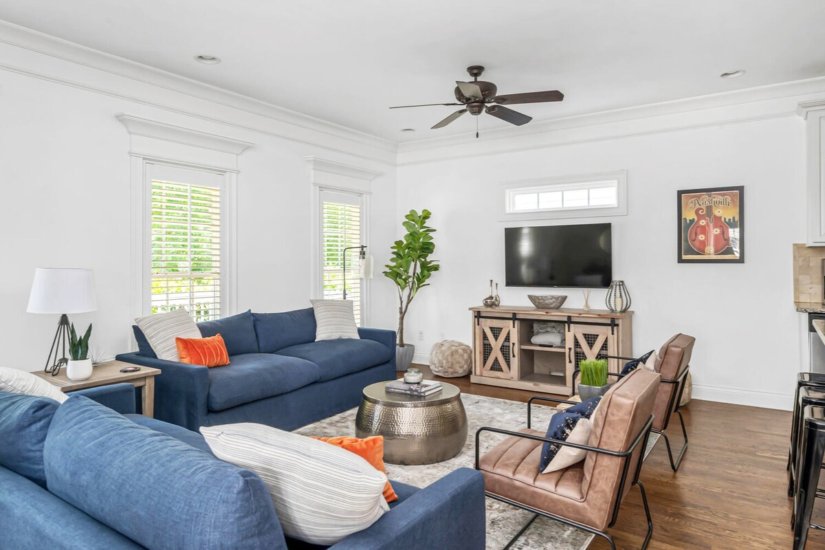 Top performing Airbnb: Farmhouse in the Nations | King Bed & Backyard in West Nashville