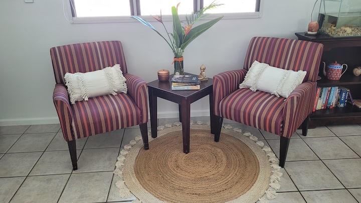 Tranquil Tropical 4 Bedroom House - Palmerston