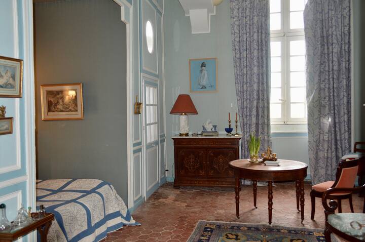 Dauphin Room