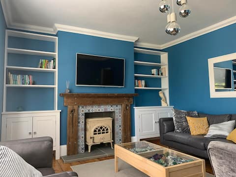 Top performing Airbnb: Stylish 2 bedrooms flat, sea views, ferry discount in Ryde