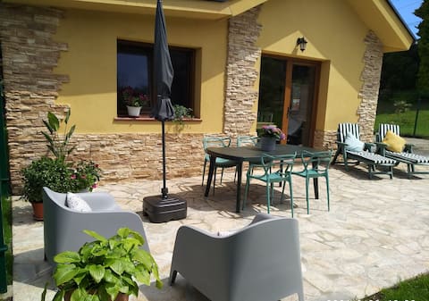 Independent house and garden, playa one step away, Paz.