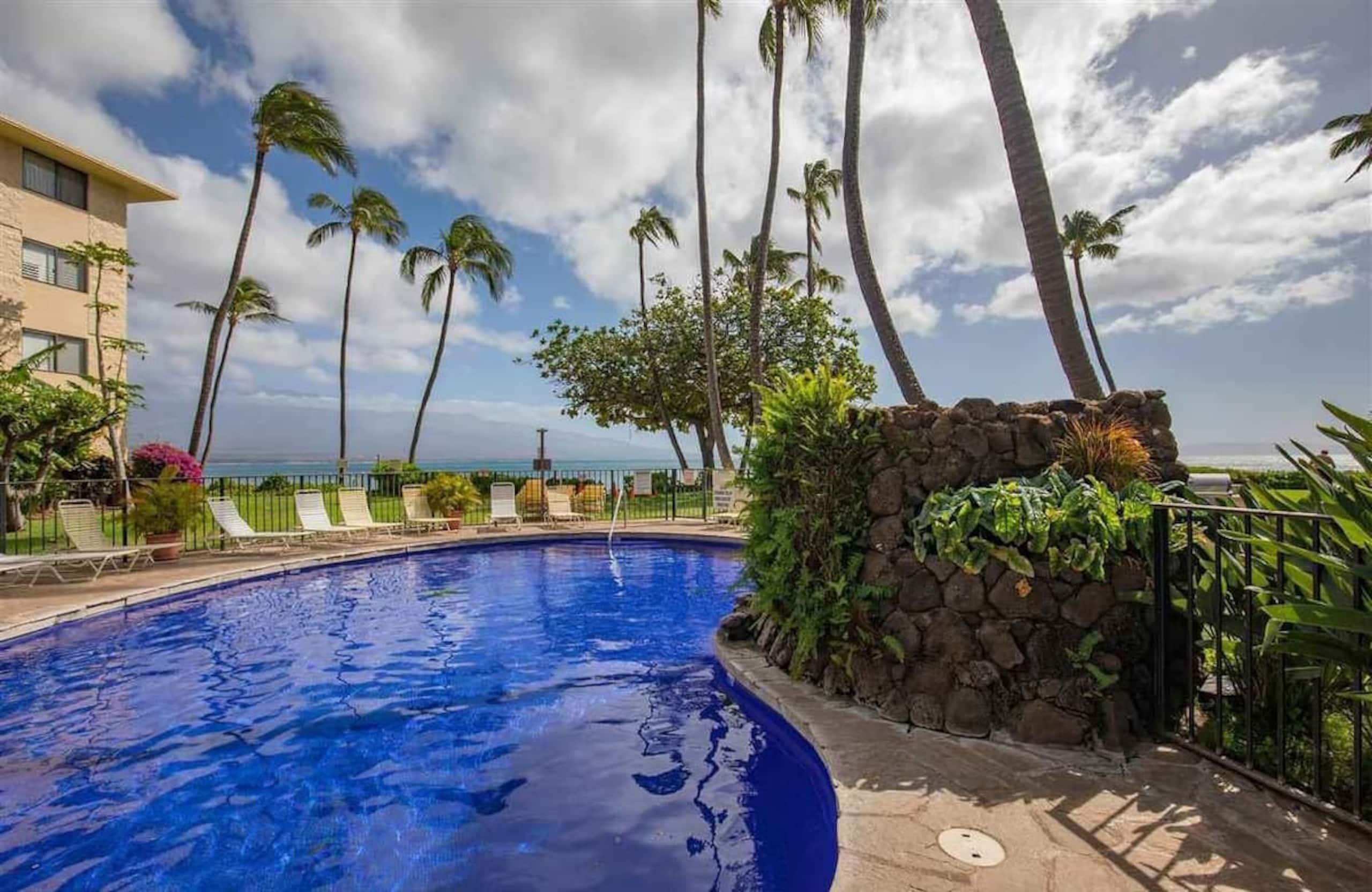 Condo in Wailuku · ★4.94 · 2 bedrooms · 3 beds · 2 baths - Image 8