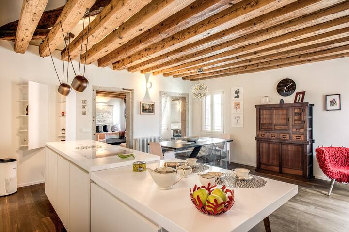 Lux, Art, Design and History close to Biennale gallery image 4