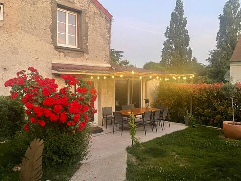 Adorable Petite Maison
 (91240 ) 200 m away RER C