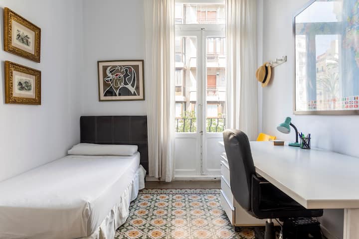 2 ห้องนอน + พื้นที่สำนักงาน