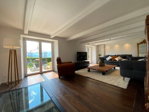 Beautiful fully renovated farmhouse with swimming pool