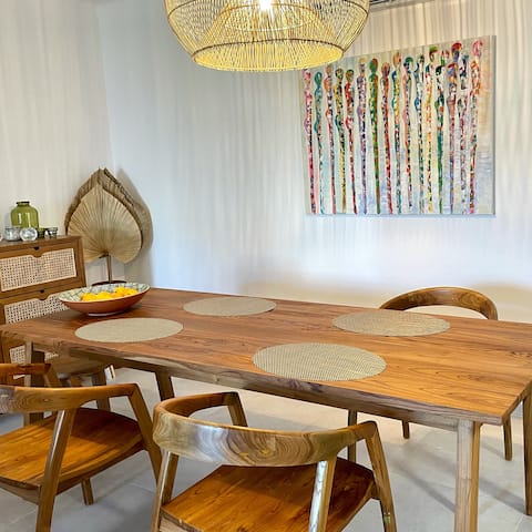 Top Airbnb: 2 bedroom apartment overlooking the beach -Benagil in União Das Freguesias De Lagoa E Carvoeiro