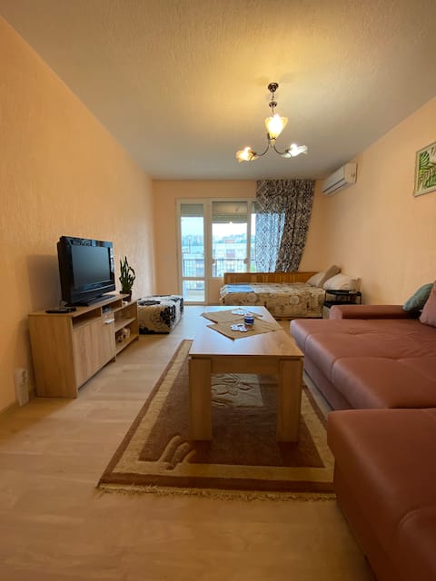 Sunny apartment by the river