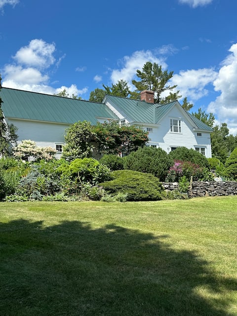 North Orchard Under the Mountain with Guest Barn