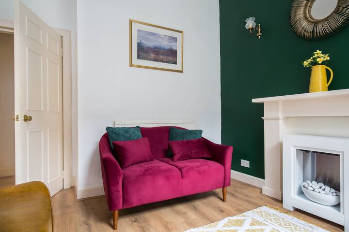 Stockbridge Apartment