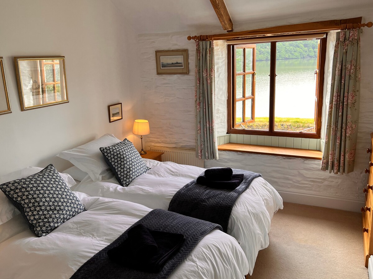 Slaapkamer 2 - twee eenpersoonsbedden