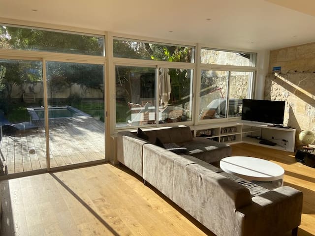 Maison avec piscine pour 6 personnes, au calme.