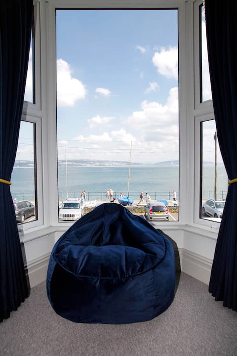 Top Airbnb: Sea Watch- Seafront Boutique 3 bed Holiday House in Mayals, Oystermouth, Newton, West Cross