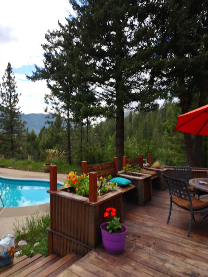 Lupine Mountain Luxury Tipi with Hot Tub in Missoula, Montana, United