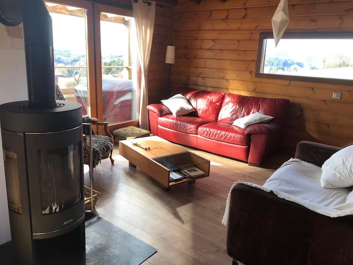 Chalet Accueillant Avec Poêle Et En Bout De Chemin - Lac de la Plaine
