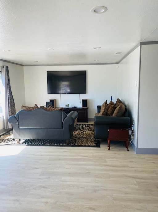 Airbnb Charming,newly remodeled 2 BR 1 BA house