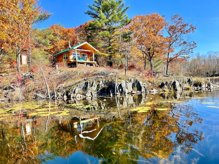 Romantic cottage on private lake Cabins for Rent in Madoc, Ontario