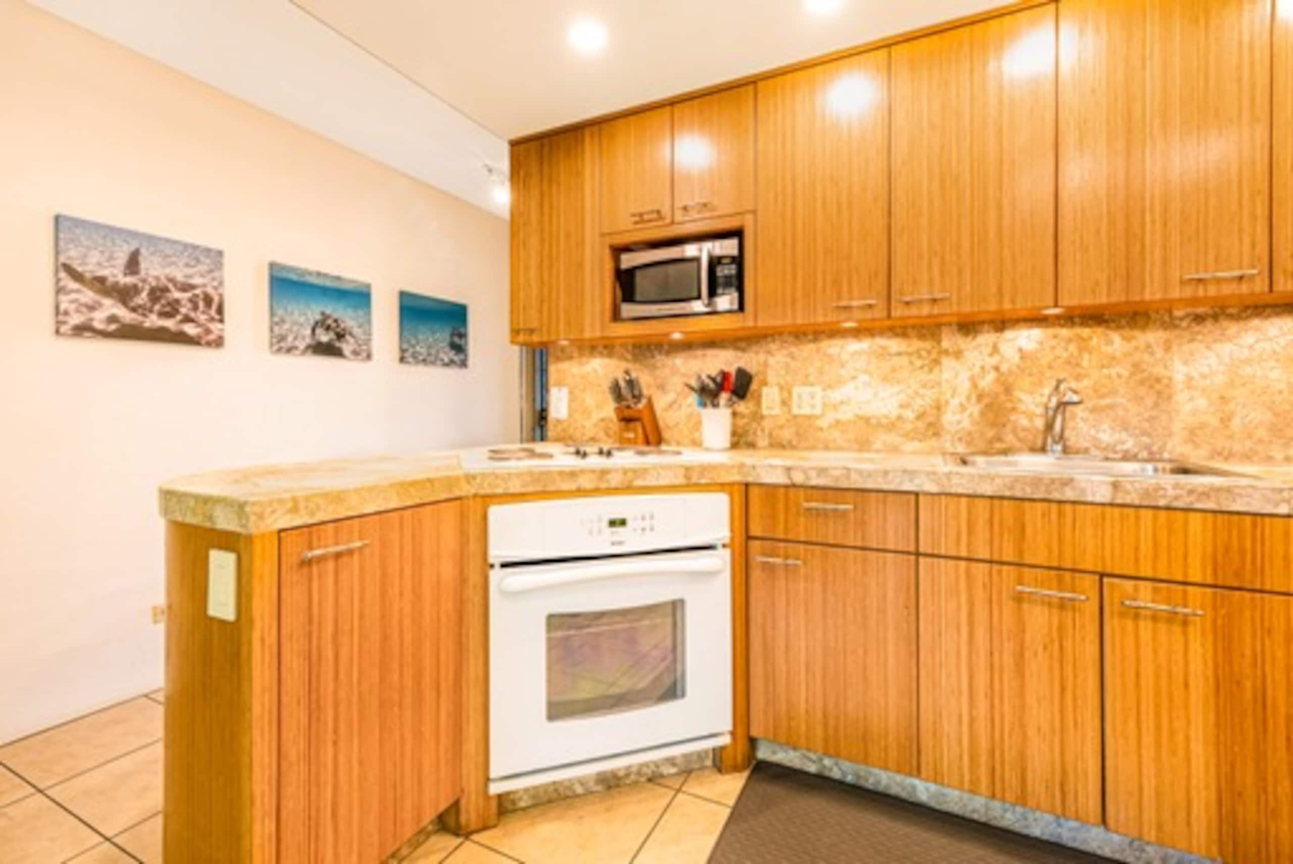 Condo in Kihei · ★4.84 · 1 bedroom · 2 beds · 1 private bath - Image 7
