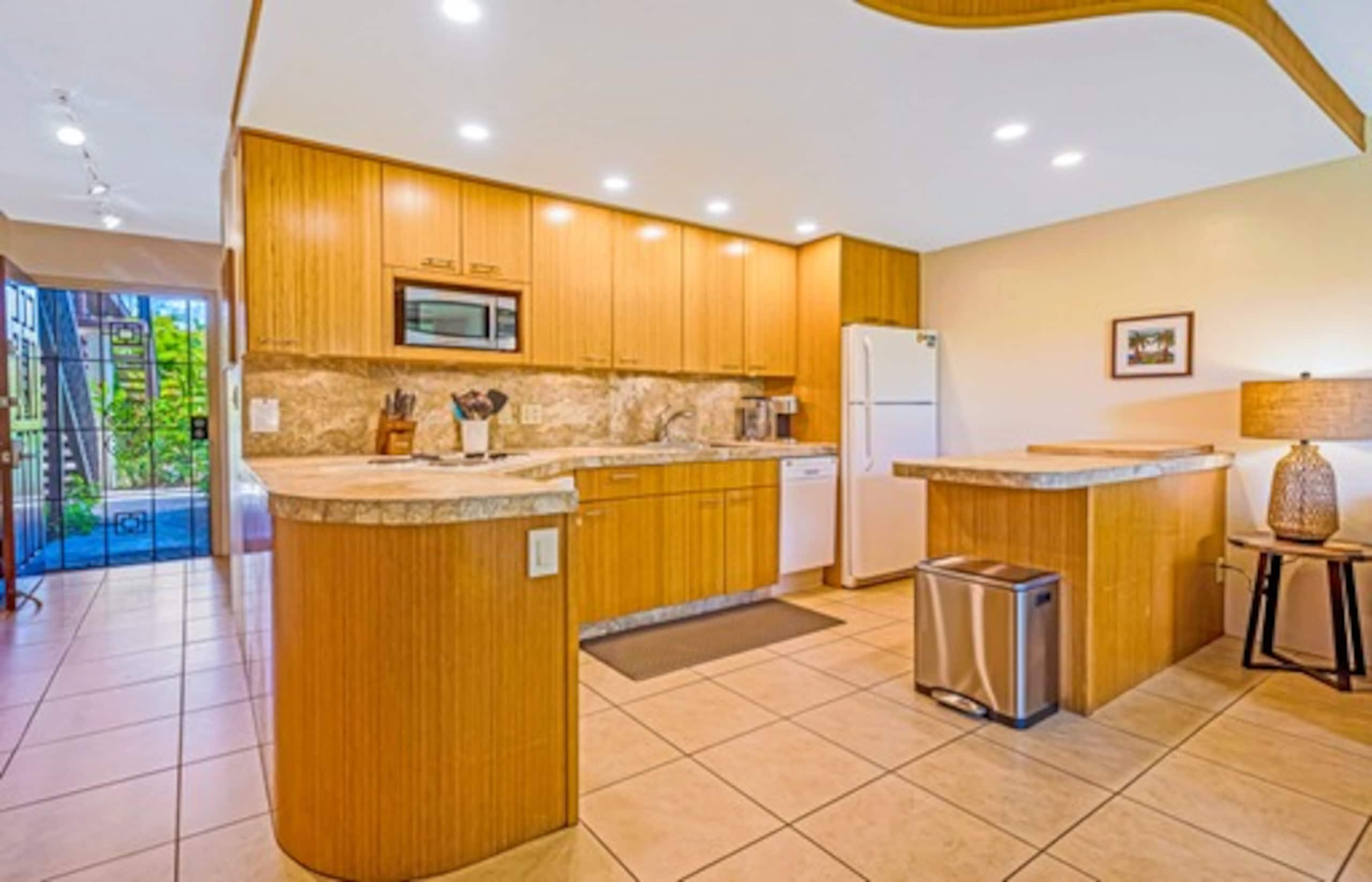 Condo in Kihei · ★4.84 · 1 bedroom · 2 beds · 1 private bath - Image 8