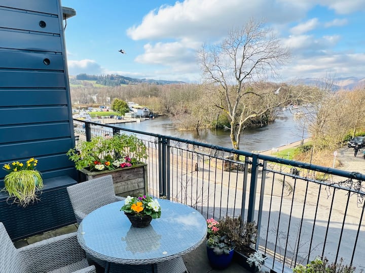 Riverside View Apartment in Balloch, Loch Lomond