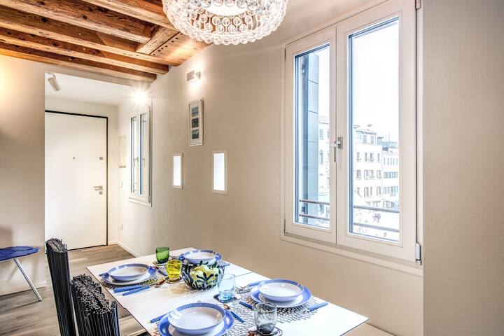 Stylish apartment with terrace over city Garden gallery image 4