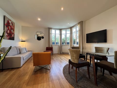 Propriété Airbnb réussie: Beautiful architect's apartment in Place Saint Germain. à Rennes