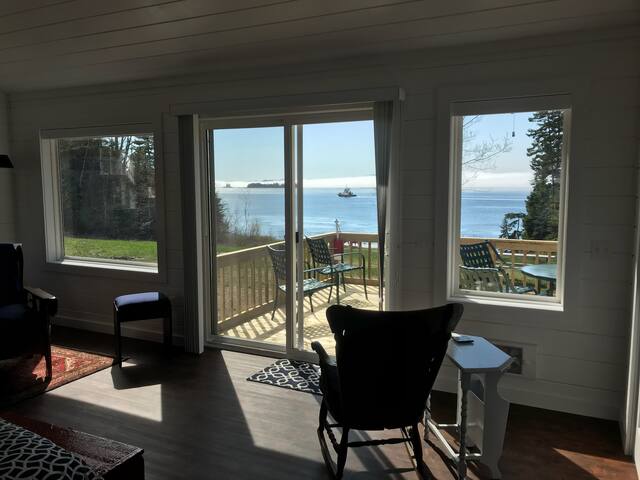 PRIVATE OCEANFRONT Starfish Cottage AMAZING VIEWS gallery image 5